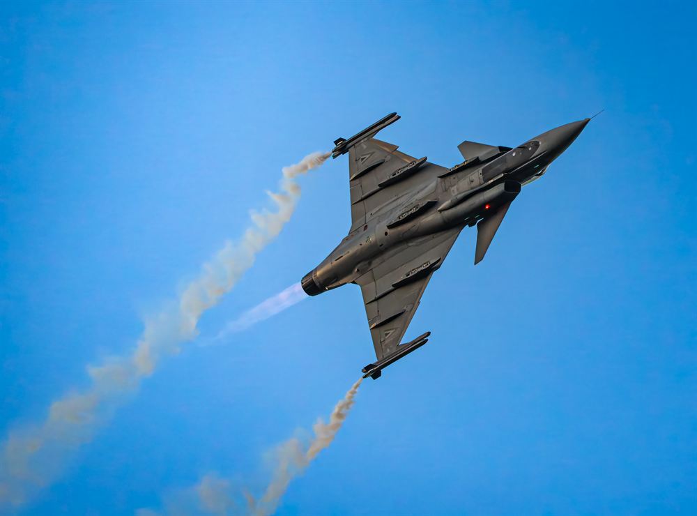 Gripen Break, Smoke On (AIR-01)