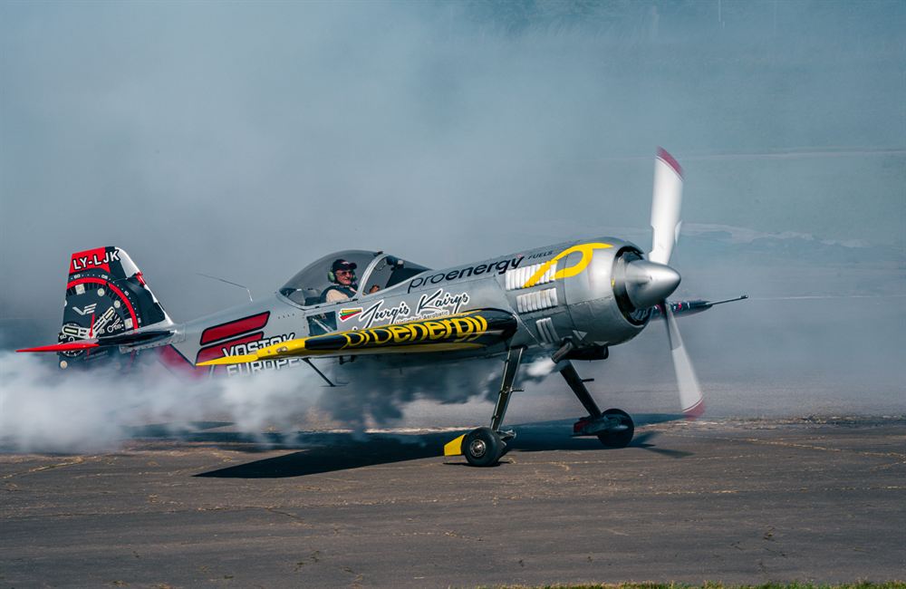 Taxi Smoke, Runway (AIR-11)