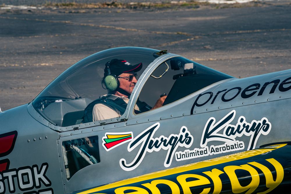 Pilot Portrait, Cockpit (AIR-12)